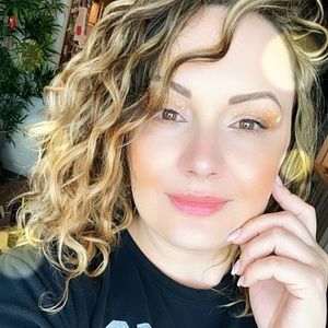 Meet your Posher, Candice